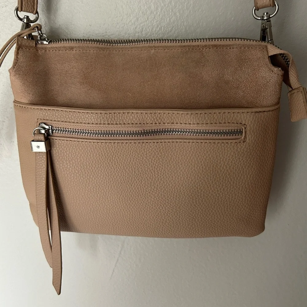 Moda Luxe Women's Elegant Tan Crossbody Bag - Picture 3 of 8